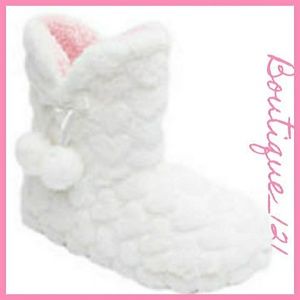 White Heart Booties💕